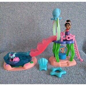 Gabby's Dollhouse Purr-ific Pool Playset with Gabby Mercat Figures Mermaid 2023